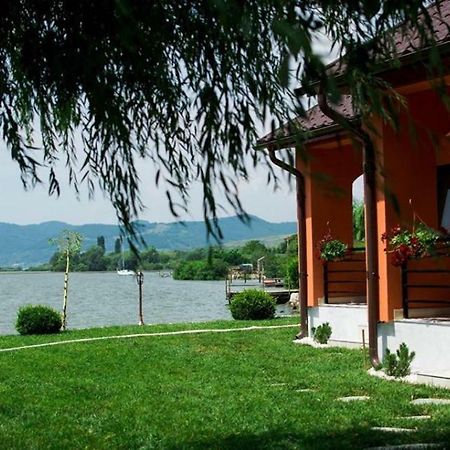 Pensiunea Sanella Liubcova Exterior foto